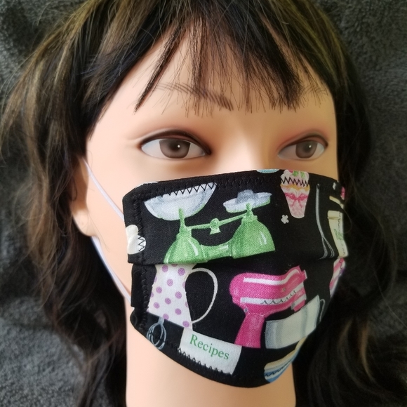 "Baking Master" style Face Mask - Kids Size - Picture 1 of 3